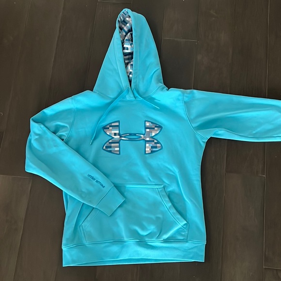 Womens size small and extra small athletic top and sweater lot. - Picture 2 of 11